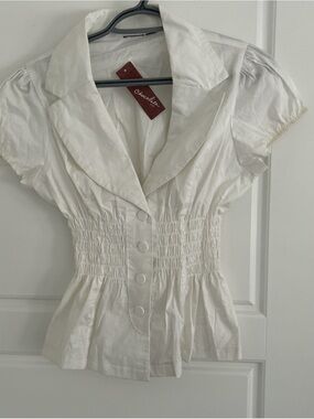 Chocolate White Short-Sleeve Button Front Blouse with Shirred Waist